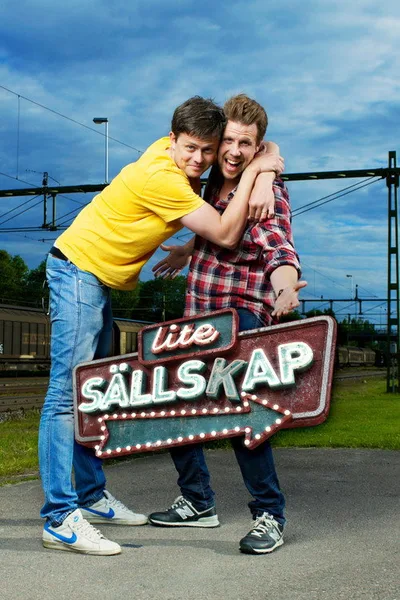 Lite sällskap poster